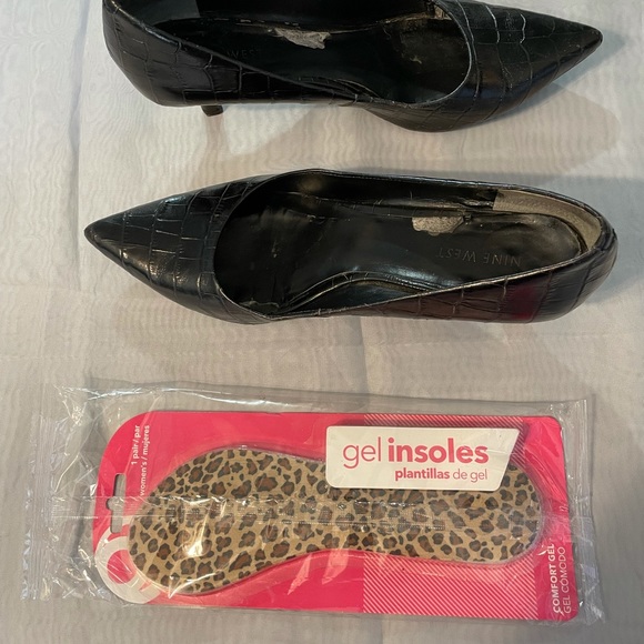 Nine West black textured heels - Picture 2 of 4